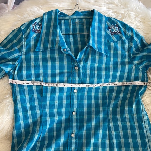 Bit & Bridle blue flannel short sleeved button up - Picture 17 of 17